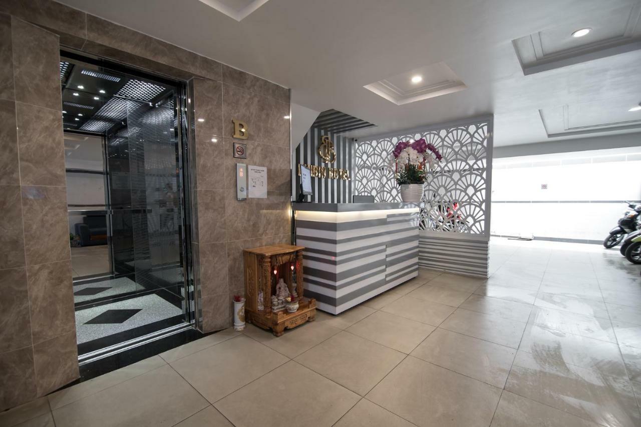 Bin Bin Hotel 4 - Near Sunrise City D7 호치민 외부 사진