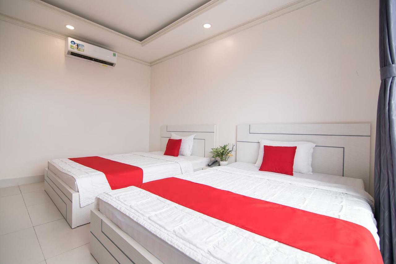 Bin Bin Hotel 4 - Near Sunrise City D7 호치민 외부 사진