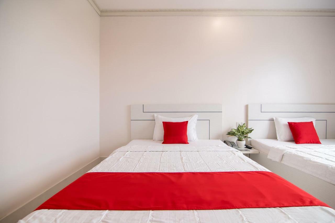 Bin Bin Hotel 4 - Near Sunrise City D7 호치민 외부 사진