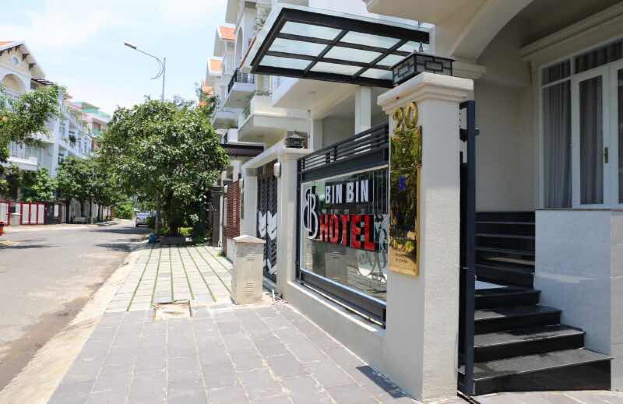 Bin Bin Hotel 4 - Near Sunrise City D7 호치민 외부 사진